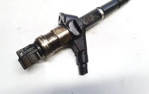 Nissan X-Trail T30 Fuel injector 166008h800