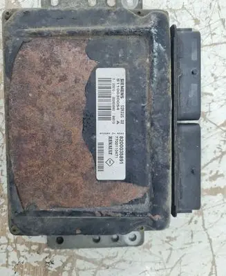 Renault Scenic I Engine control unit/module 7700110471