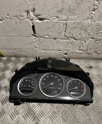Mercedes-Benz C W204 Speedometer (instrument cluster) A2049004002