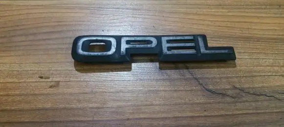 Opel Astra F Manufacturer badge logo/emblem 