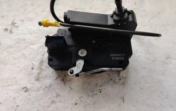 Renault Trafic I Front door lock 8200042171 91166234