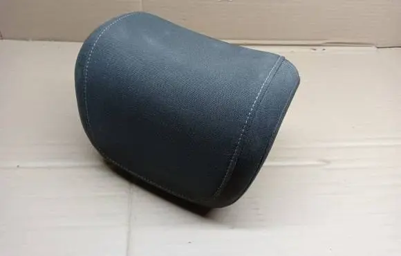 Volkswagen PASSAT B8 Rear seat headrest 