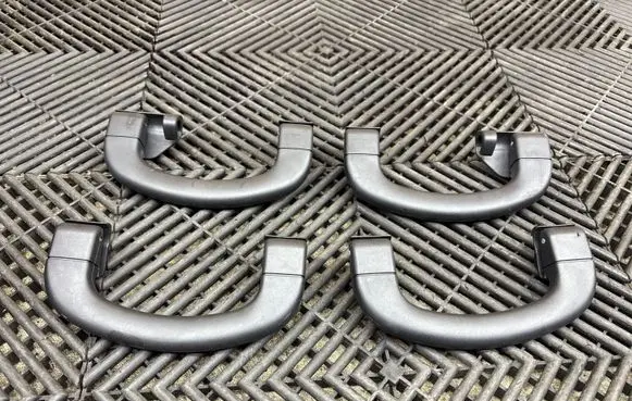 Alfa Romeo Stelvio A set of handles for the ceiling