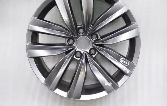 Volkswagen PASSAT CC R18 alloy rim 
