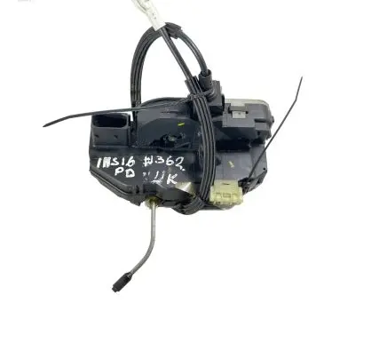 Opel Insignia A Front door lock 3023880