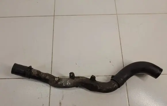 Toyota Auris 150 Intercooler hose/pipe NOCODE