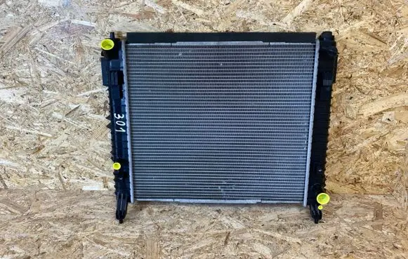 Nissan Note (E12) Coolant radiator 214103VD1A