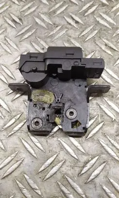 Loading door lock