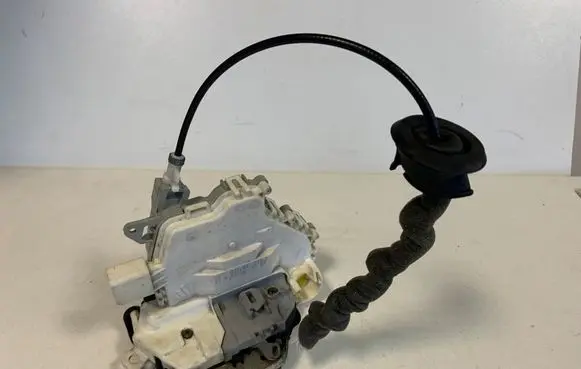 Audi A7 S7 4G Front door lock 8J1837015D