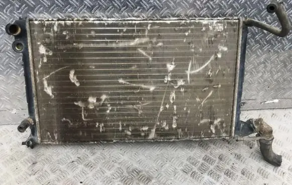 Hyundai Lantra I Coolant radiator 731383 856110l