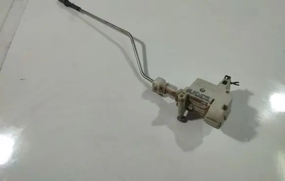 Volkswagen PASSAT B6 Central locking motor D24923B0959782A