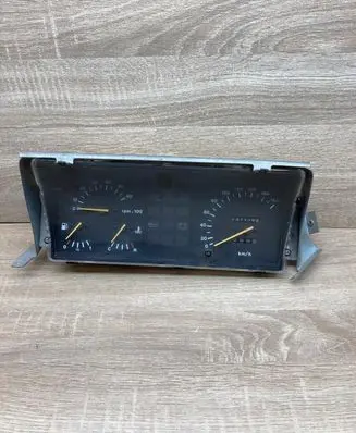 Land Rover Discovery Speedometer (instrument cluster) LR0003001 LR0003006 PRC9787