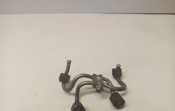 Fuel injector supply line/pipe