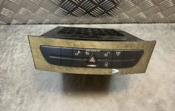 Mercedes-Benz E W211 Hazard light switch A2116803152