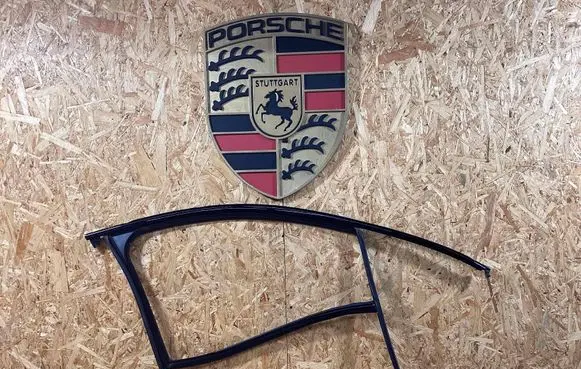 Porsche Macan (95B) Trim molding 95b837432d