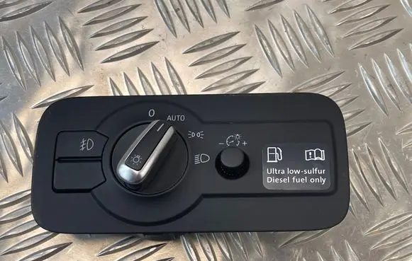 Volkswagen Touareg II Light switch 7P6941431E
