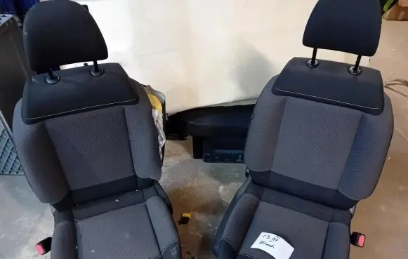 Seat set