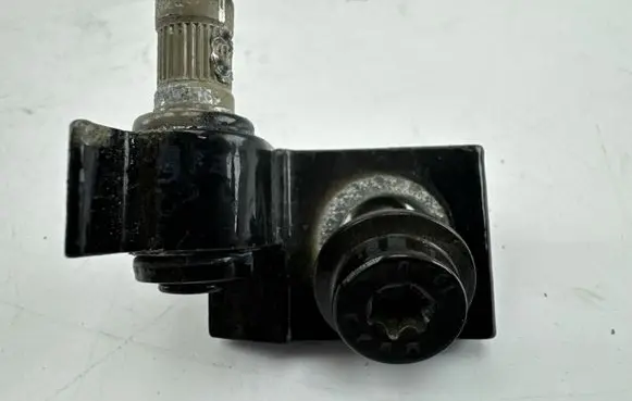Audi Q2 - Rear door lower hinge 8X4833405A