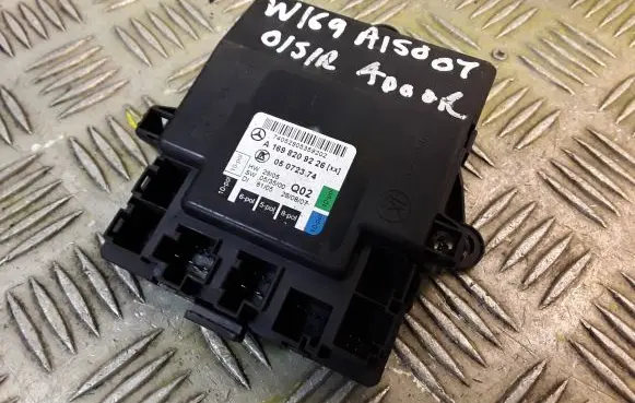 Mercedes-Benz A W169 Door control unit/module 1698209226 A1698209226