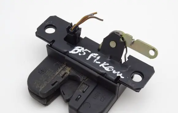 Volkswagen PASSAT B5.5 Tailgate/trunk/boot lock/catch/latch 3B9827505E