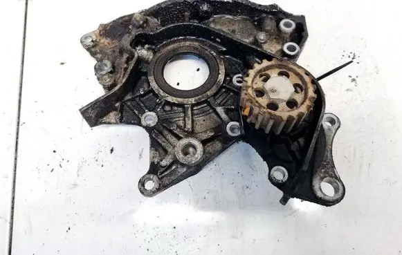 Toyota Avensis T250 Oil pump 