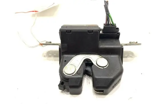 Opel Corsa D Tailgate exterior lock 55701971