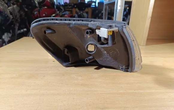 Toyota Corolla E100 Front indicator light 12387