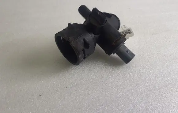 Porsche Macan (95B) Coolant pipe/hose 8K0122293AE
