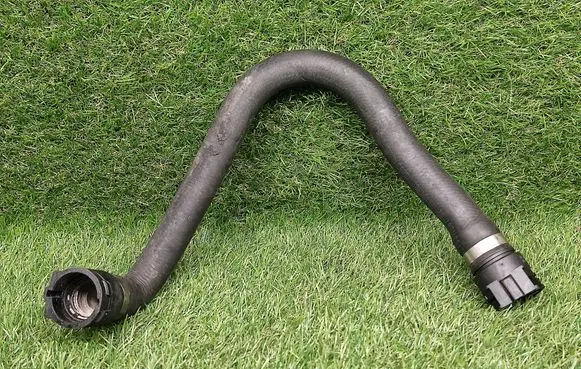 BMW 5 E60 E61 Engine coolant pipe/hose 6917697 6421691769702