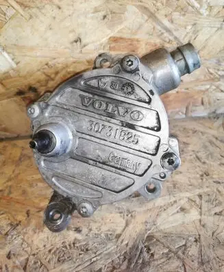 Volvo S60 Vacuum pump 30731825