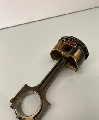 Ford Mondeo Mk III Piston with connecting rod CGBA