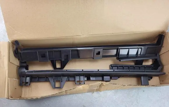 Mercedes-Benz B W246 W242 Radiator mount bracket a2465011720