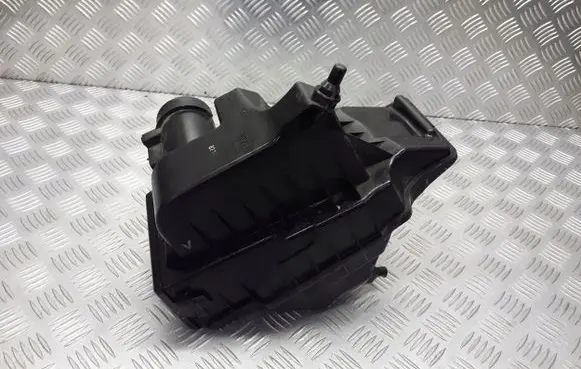 Nissan Tiida C11 Air filter box