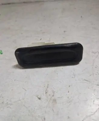 Peugeot 3008 I Tailgate opening switch 