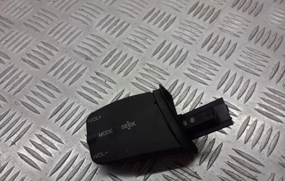 Ford Focus Multifunctional control switch/knob 