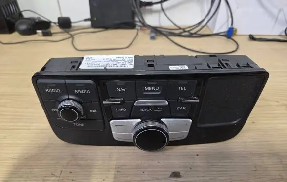 Multifunctional control switch/knob