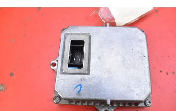 BMW X3 E83 Voltage converter/converter module 