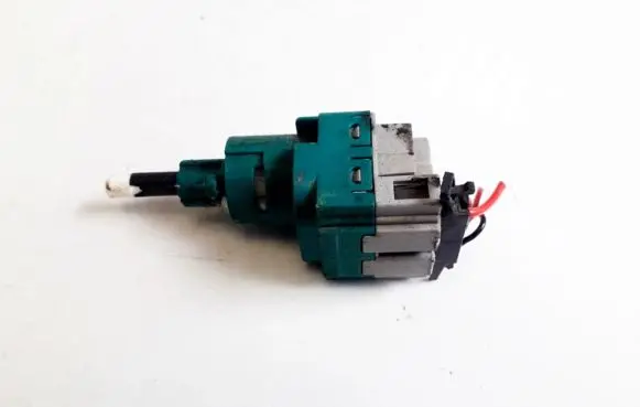 Volkswagen Touareg I Brake pedal sensor switch 7l6945511