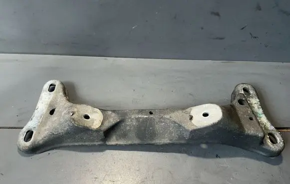 BMW 3 E46 Gearbox mounting bracket 652222