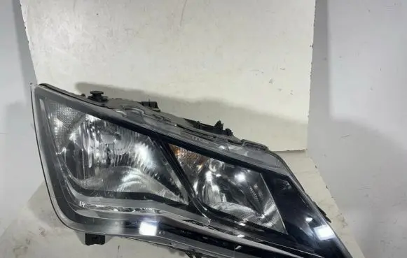 Seat Leon (5F) Headlight/headlamp 5F1941006 90010799