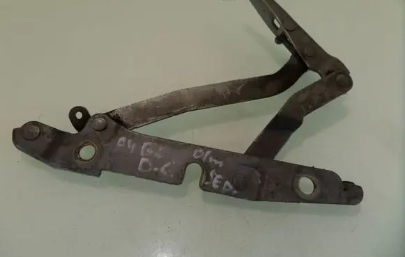 Audi A4 S4 B6 8E 8H Tailgate/trunk/boot hinge 8E5827302C