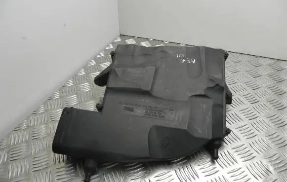 Mercedes-Benz CLS C218 X218 Air filter box A6420940304 VD10893