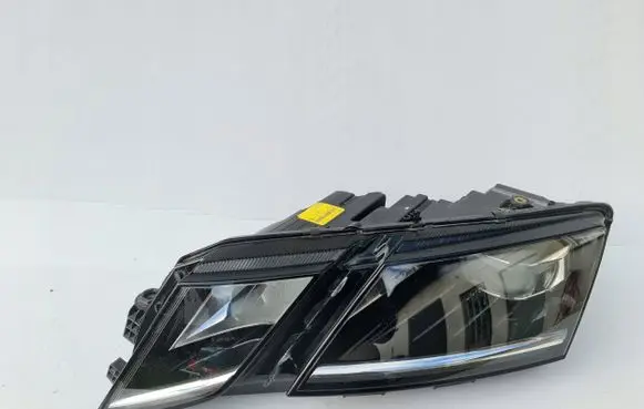 Skoda Octavia Mk3 (5E) Headlight/headlamp