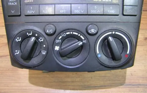 Toyota Avensis T250 Climate control unit