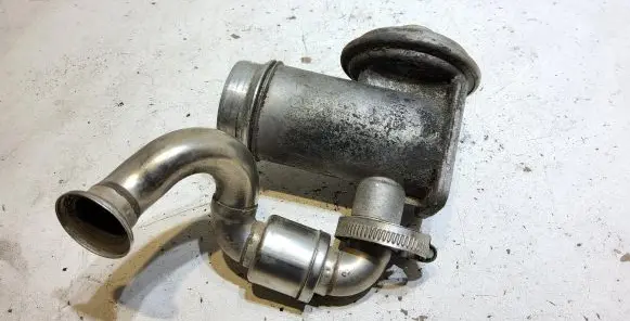 BMW 3 E90 E91 EGR valve 70051200 7792077