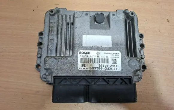 Hyundai i30 Engine control unit/module 391142A413