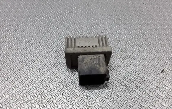 Glow plug pre-heat relay