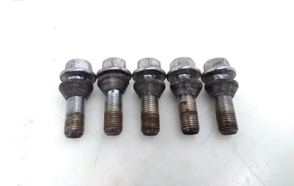 Volvo XC60 Nuts/bolts 