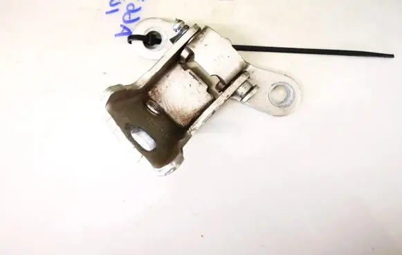 Ford Mondeo Mk III Rear door lower hinge 93bbf26801al 93bb-f26801-al