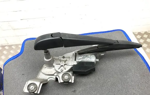 Toyota Auris E180 Rear window wiper motor 8513002050